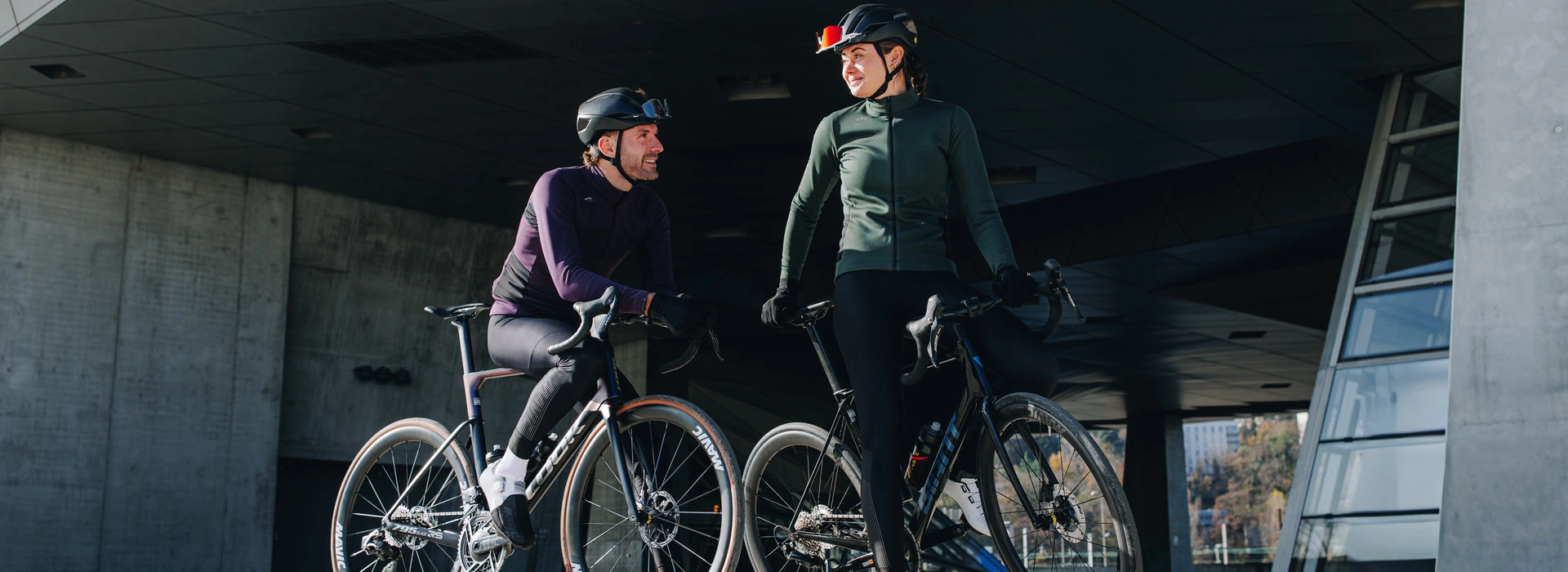 Tenue vélo de route hiver : comment s'habiller pour le froid Tenue vélo de route hiver : comment s'habiller pour le froid