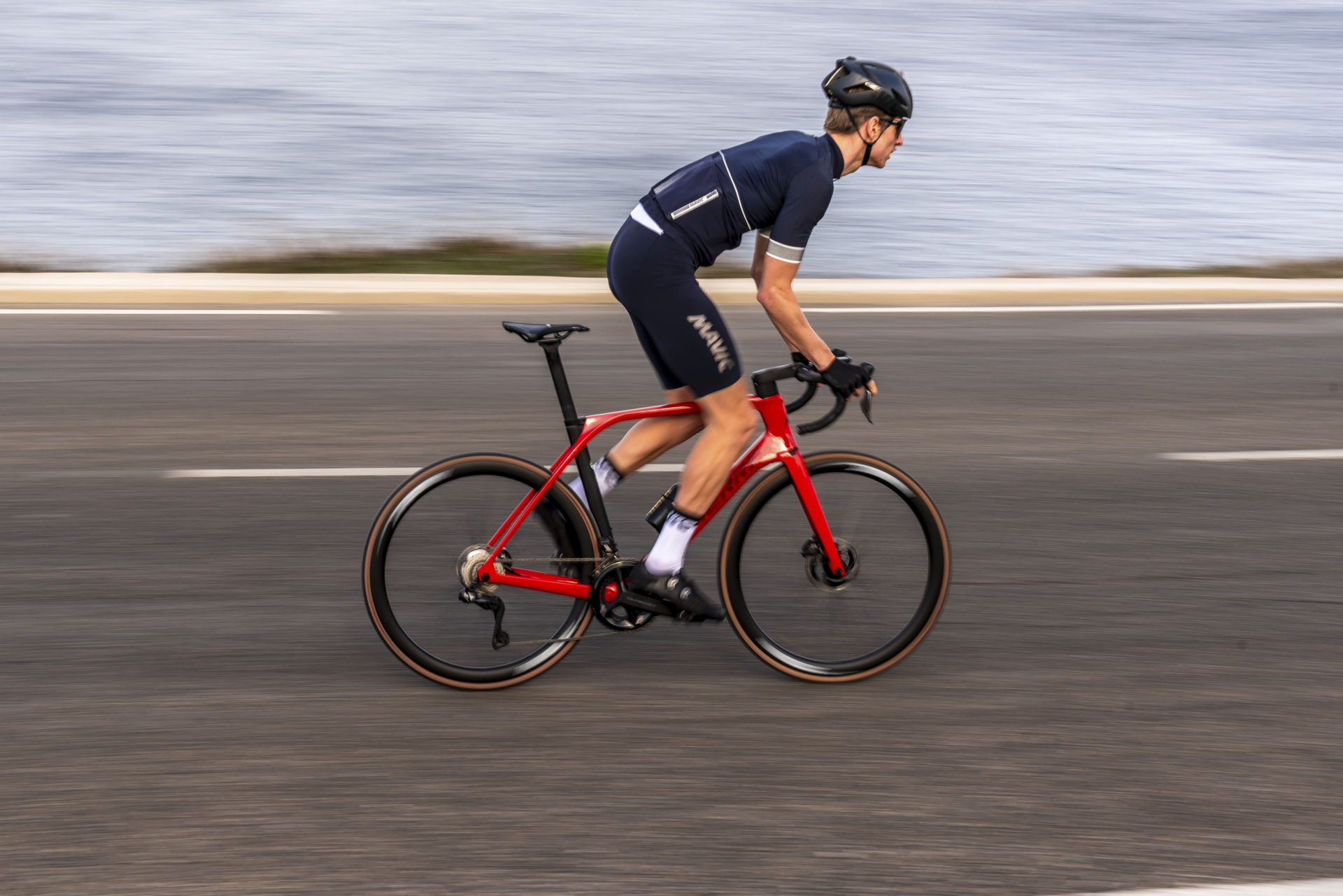 3bikes.fr - Cosmic S 42 - "La performance carbone à prix imbattable"