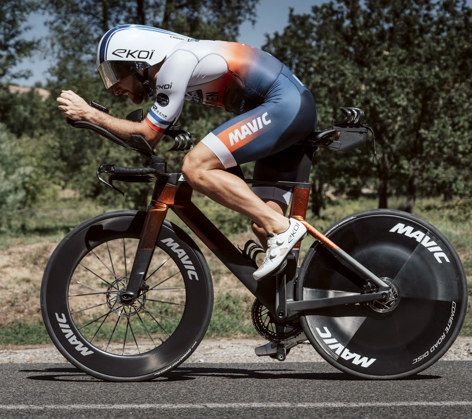 Roue arrière pleine ou jante de 85 mm selon l'épreuve Roue arrière pleine ou jante de 85 mm selon l'épreuve