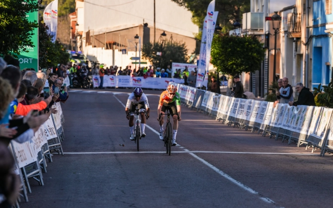 Podium pour Nicolas Breuillard en Espagne avec les nouvelles Mavic Cosmic SLR 45 Disc Podium pour Nicolas Breuillard en Espagne avec les nouvelles Mavic Cosmic SLR 45 Disc