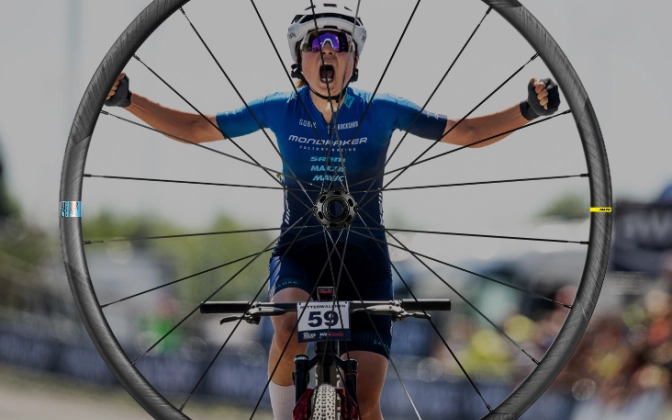 Victoire de Mona Mitterwallner - Mondraker avec les Crossmax SL Ultimate Victoire de Mona Mitterwallner - Mondraker avec les Crossmax SL Ultimate