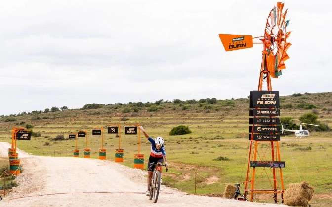 Axelle Dubau-Prevot remporte le Nedbank Gravel Burn ! Axelle Dubau-Prevot remporte le Nedbank Gravel Burn !