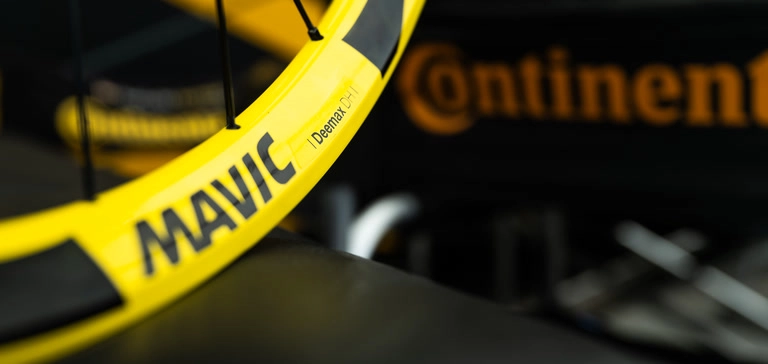 Mythical and disruptive yellow wheel design