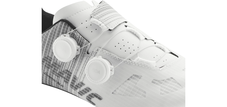 Dual L6 BOA® fit system across two zones for consistent support