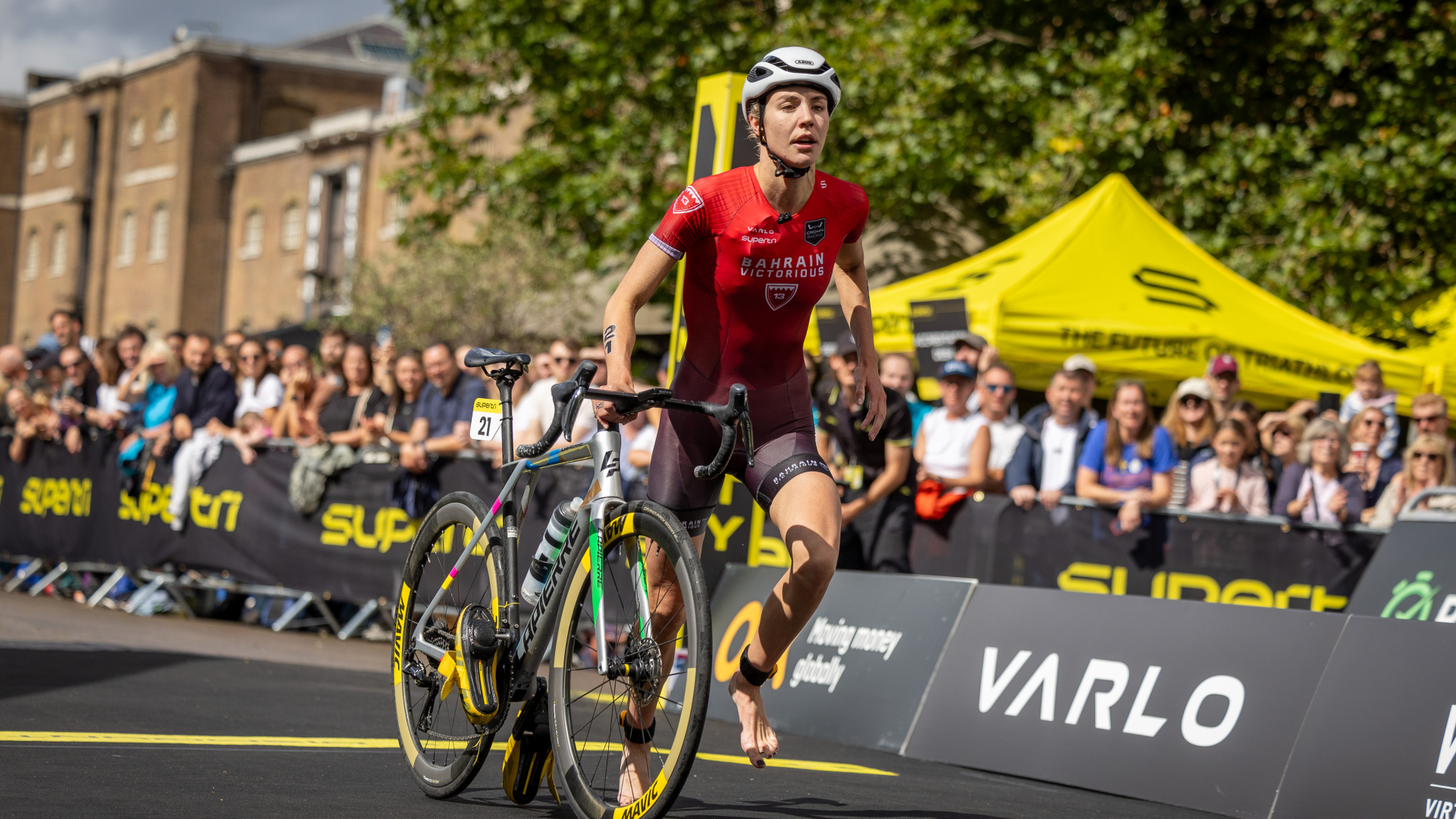 Cassandre Beaugrand and Jeanne Lehair shine at the London Super Tri