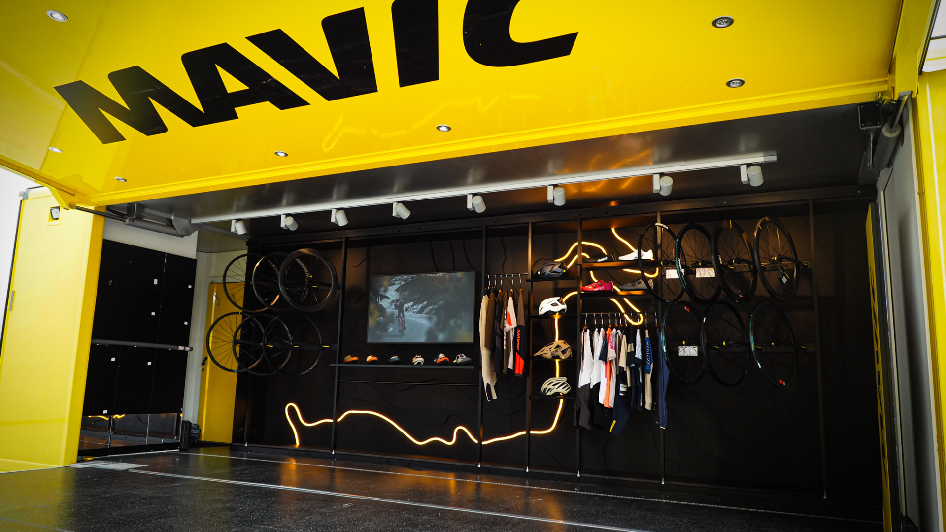 Mavic under the Roc d'Azur sun!