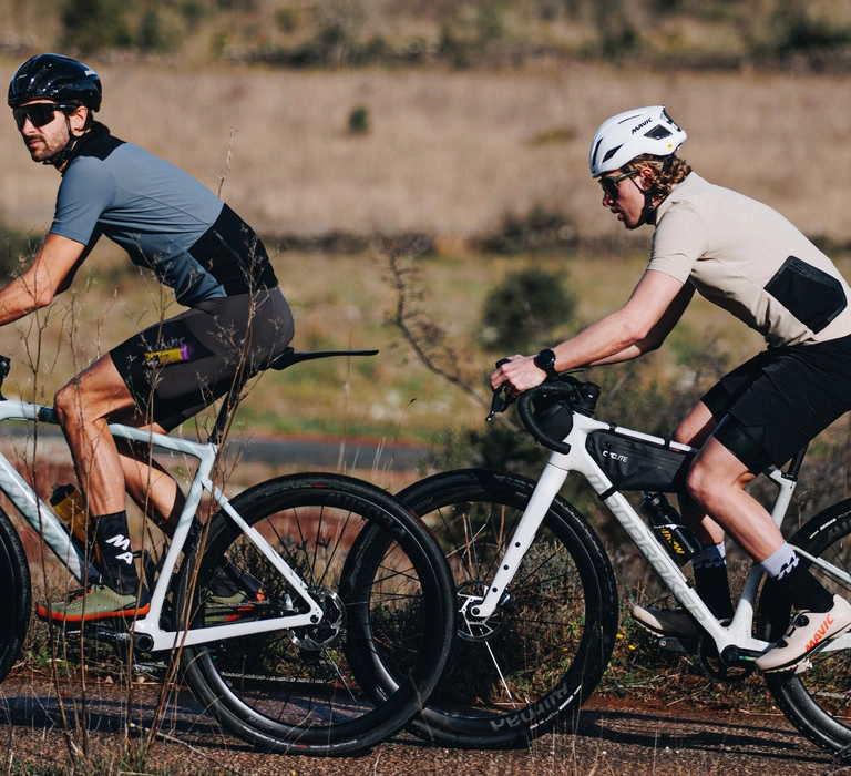 From fast-paced riding to rocky trails: keep your head cool and your helmet securely in place.