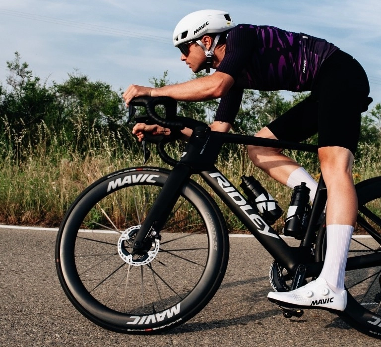 From the drawing board to the test bench: carbon wheels designed for speed.