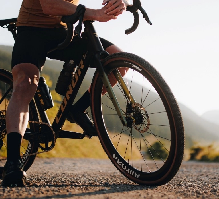 More control at low pressure. Ready-to-ride tubeless. Mavic hubs: ride far, return safely.